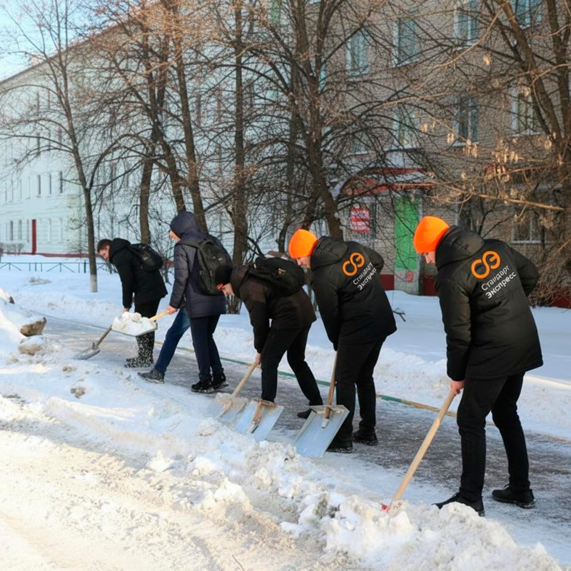 Уборка снега с крыш и территорий в Верхней Пышме
